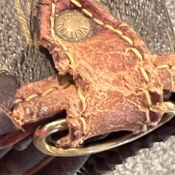 Louis Vuitton crossbody - Picture 10 of 12